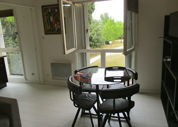 Apartment Spacieux Dans Parc Arbore *